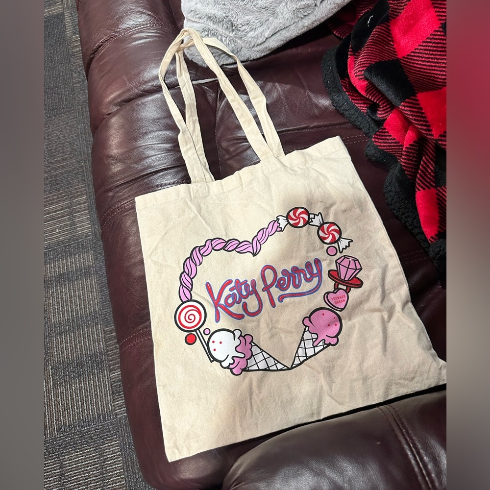 Katy Perry Teenage Dream Tour Tote Bag